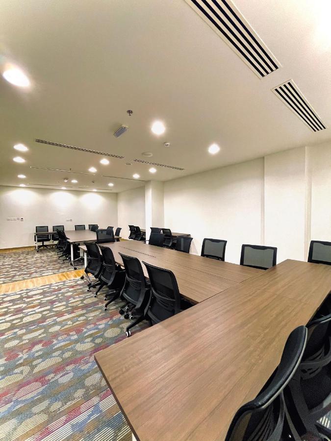 Alsahwa Hotel Seeb Luaran gambar